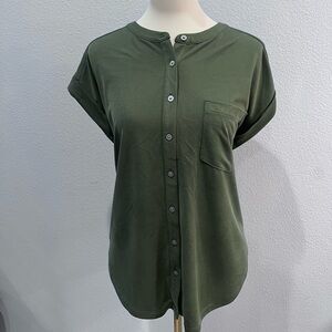 NWOT. Short Sleeve Top